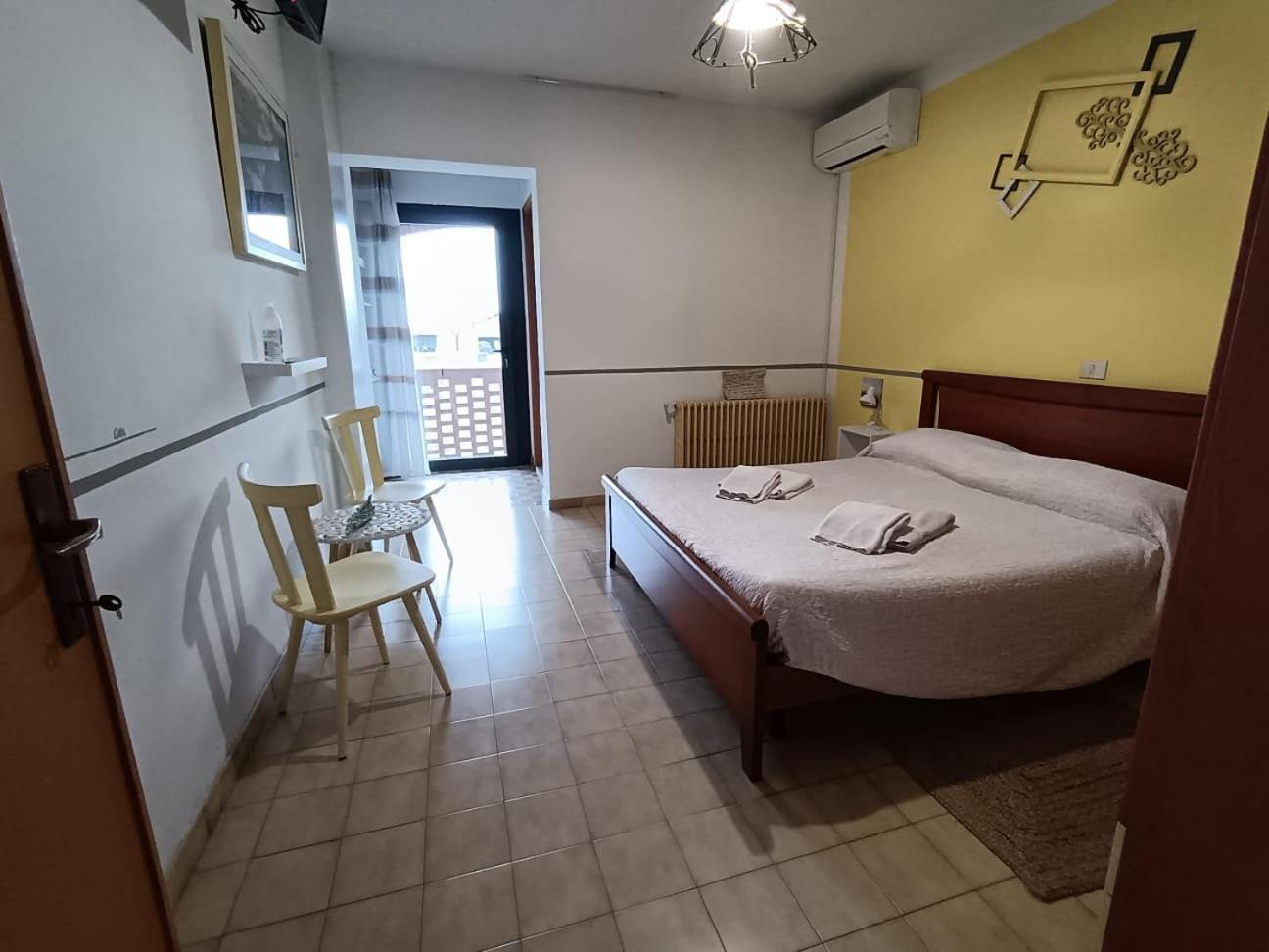 Brussa 340 Hotel Luaran gambar