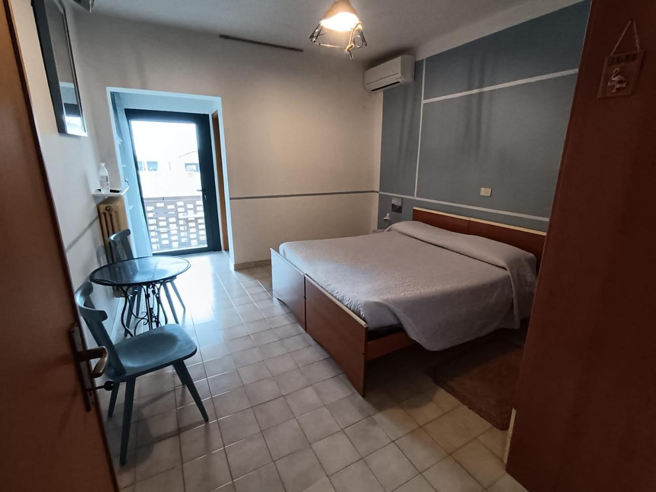 Brussa 340 Hotel Luaran gambar